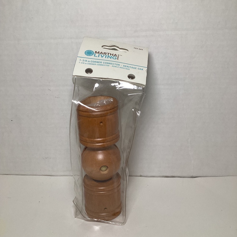 Martha Stewart Living 1-3/8 in Corner Connector Heritage Oak Wood 723 543